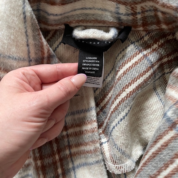 Plaid shacket from finding July size L - Picture 2 of 3